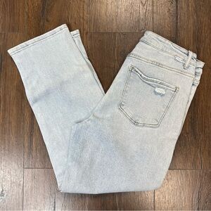 Risen Jean light wash distressed straight leg Jean SZ 13/31